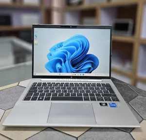 New Laptop HP EliteBook 830 G9 16GB Intel Core i5 SSD 512GB
