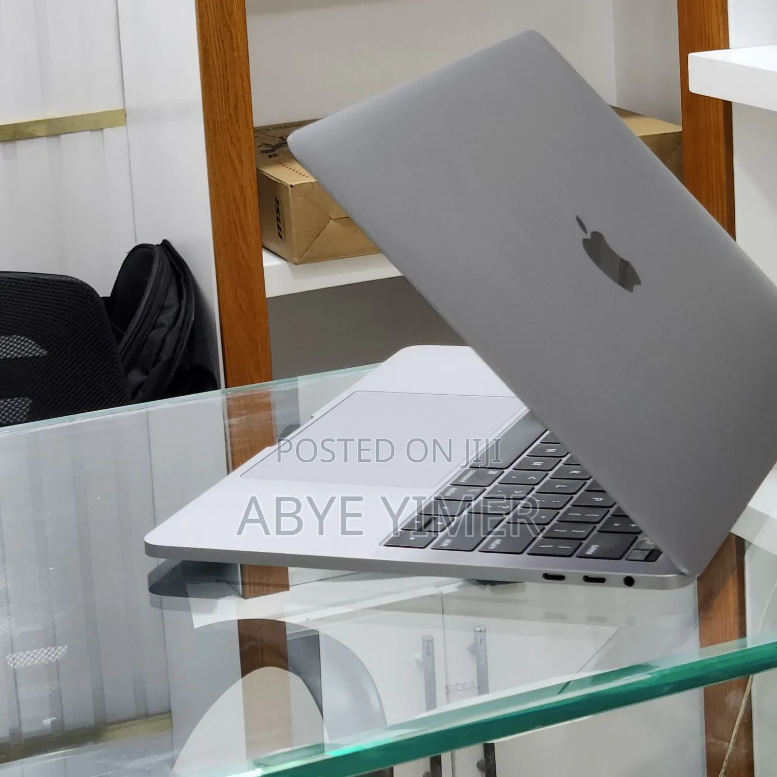 New Laptop Apple MacBook Pro M1 16GB Intel Core M SSD 256GB