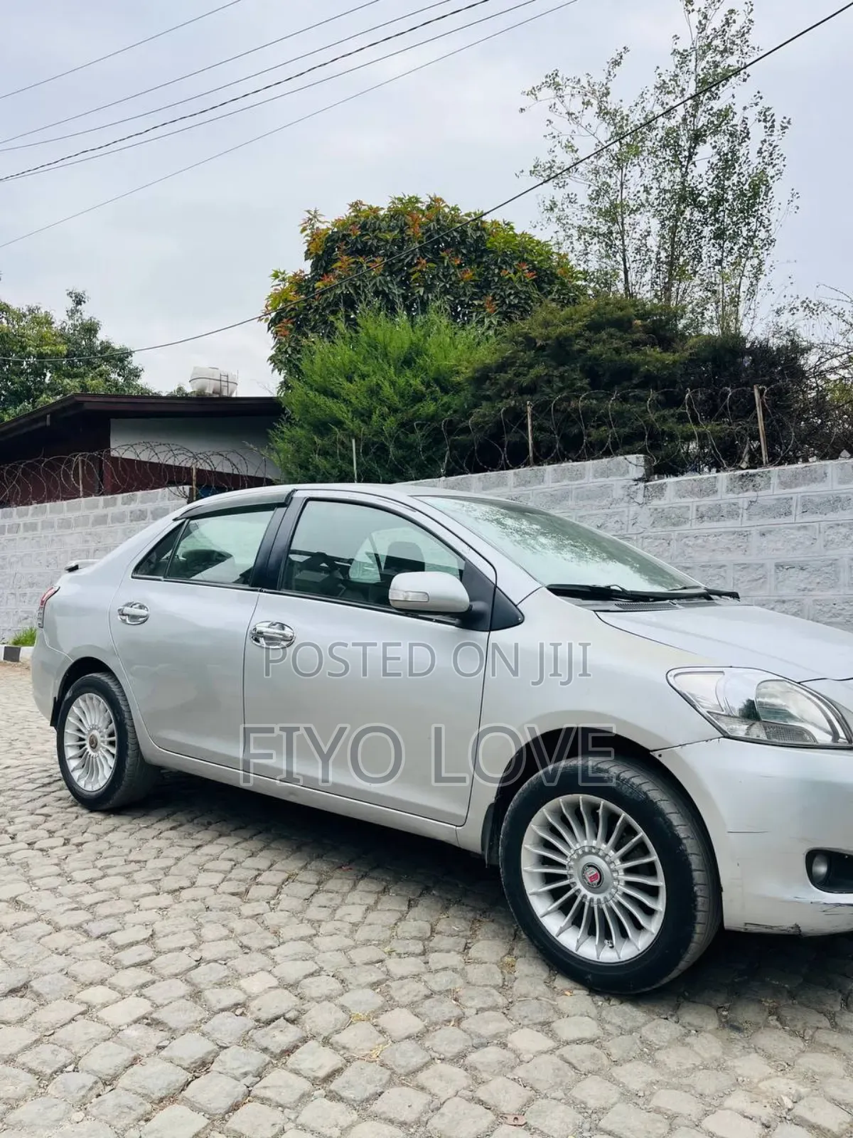 Toyota Yaris 2010 Silver