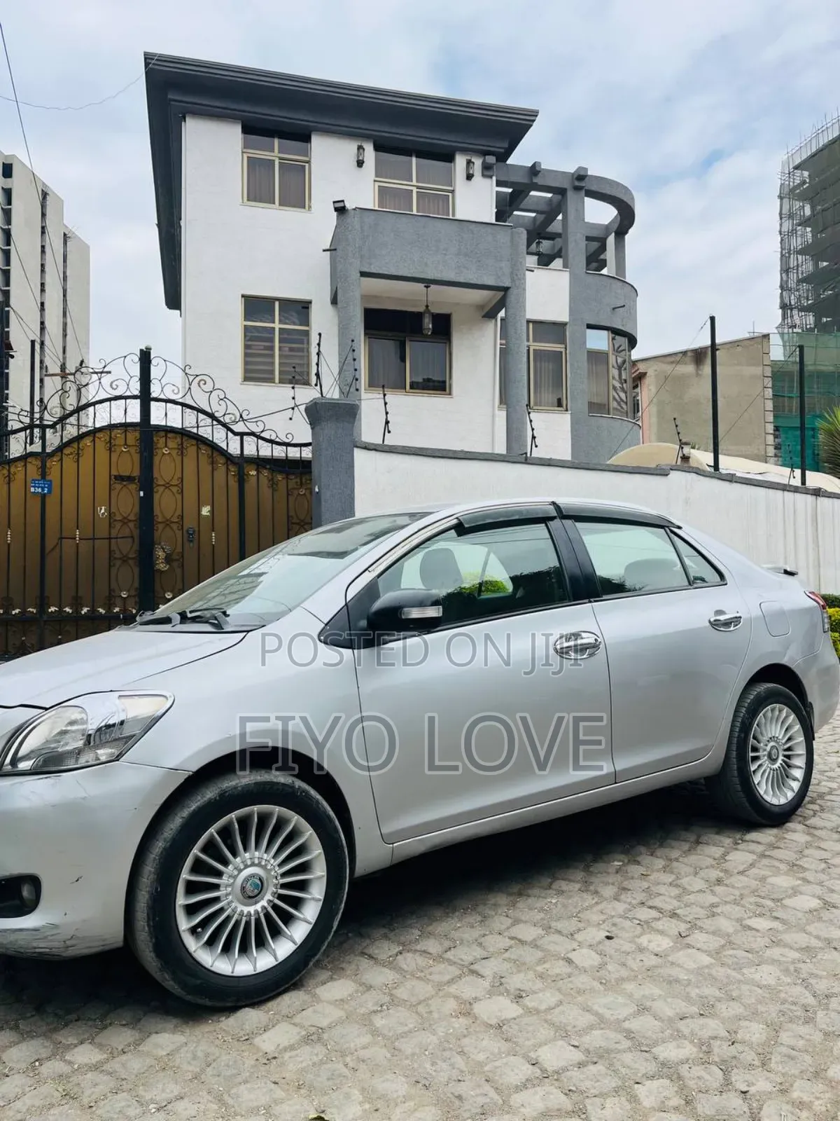 Toyota Yaris 2010 Silver