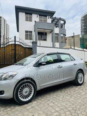 Toyota Yaris 2010 Silver