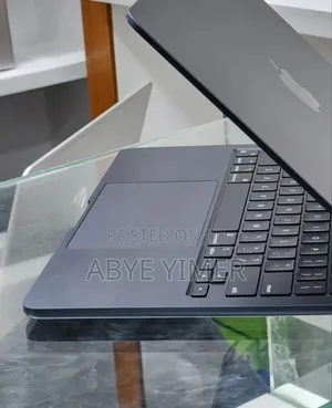 New Apple MacBook Air 2025 M4 15-inch 16GB Intel Core M SSD 512GB