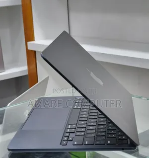 New Laptop Apple MacBook Air 2024 M3 13-inch 16GB Apple M3 SSD 512GB