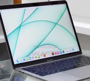 New Laptop Apple MacBook Pro 2019 16GB Intel Core i7 SSD 128GB