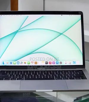 New Laptop Apple MacBook Pro 2019 16GB Intel Core i7 SSD 128GB