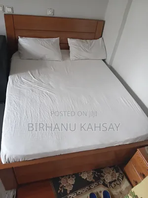 በመጠኑ ያገለገለ ንፁ ከልጋ
