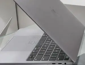New Laptop Apple MacBook Pro 2019 16GB Intel Core i7 SSD 1T