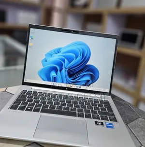 New Laptop HP EliteBook 830 G9 16GB Intel Core i7 SSD 512GB