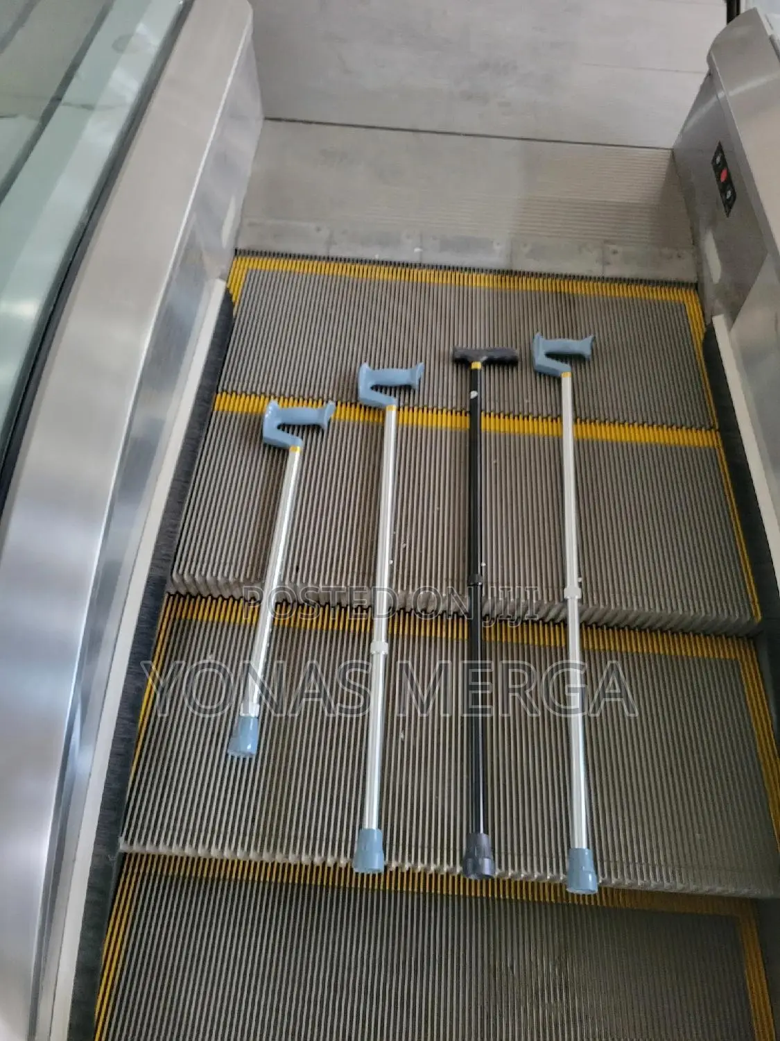 Walking Stick怜鄰durable Walkers, Canes, Commode, and Wheelchair,