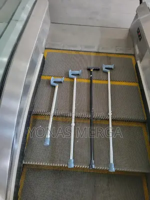 Walking Stick怜鄰durable Walkers, Canes, Commode, and Wheelchair,