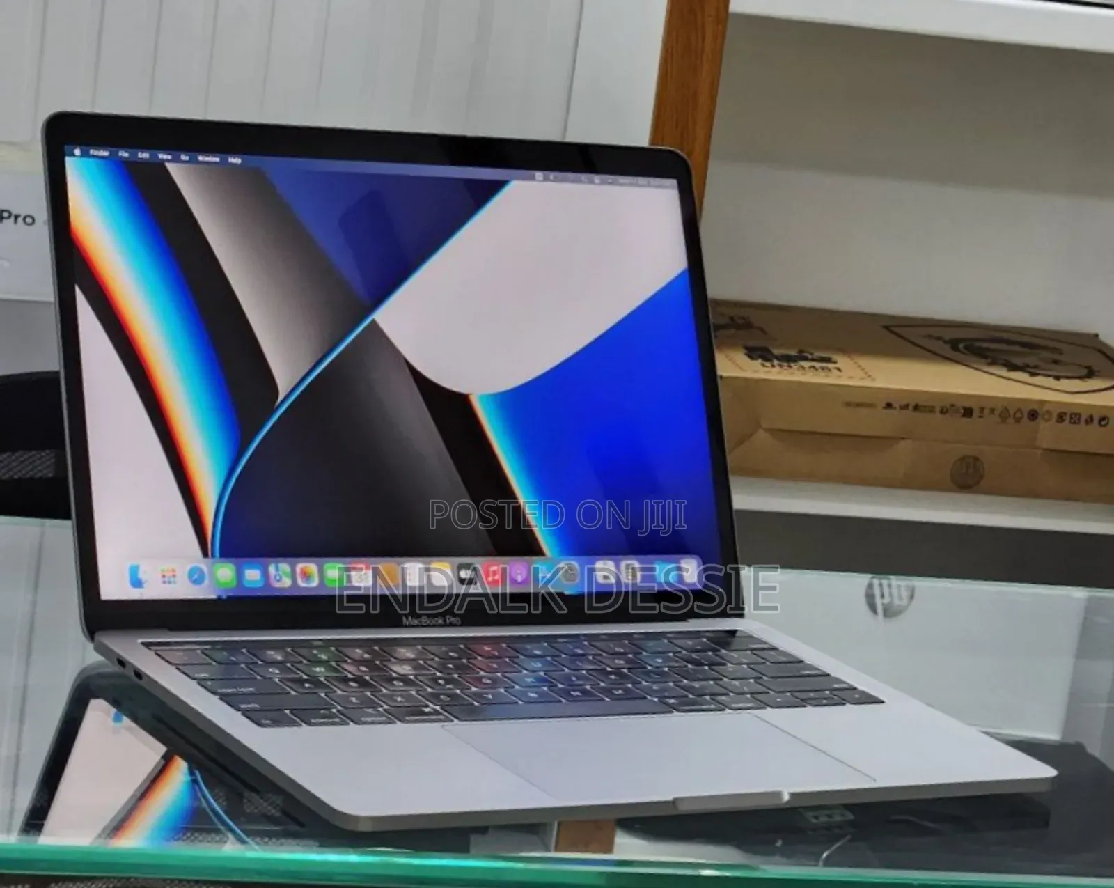 New Laptop Apple MacBook Pro M1 16GB Apple M1 Pro SSD 256GB
