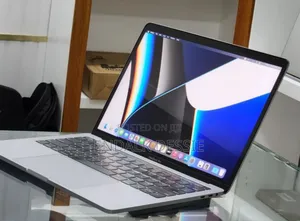 New Laptop Apple MacBook Pro M1 16GB Apple M1 Pro SSD 256GB