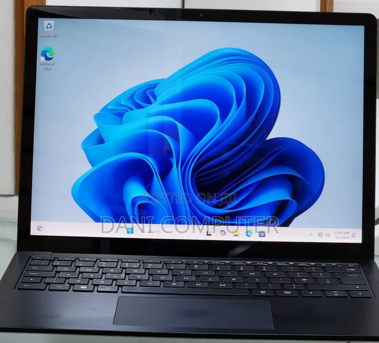 New Laptop Microsoft Surface 16GB Intel Core i7 SSD 512GB