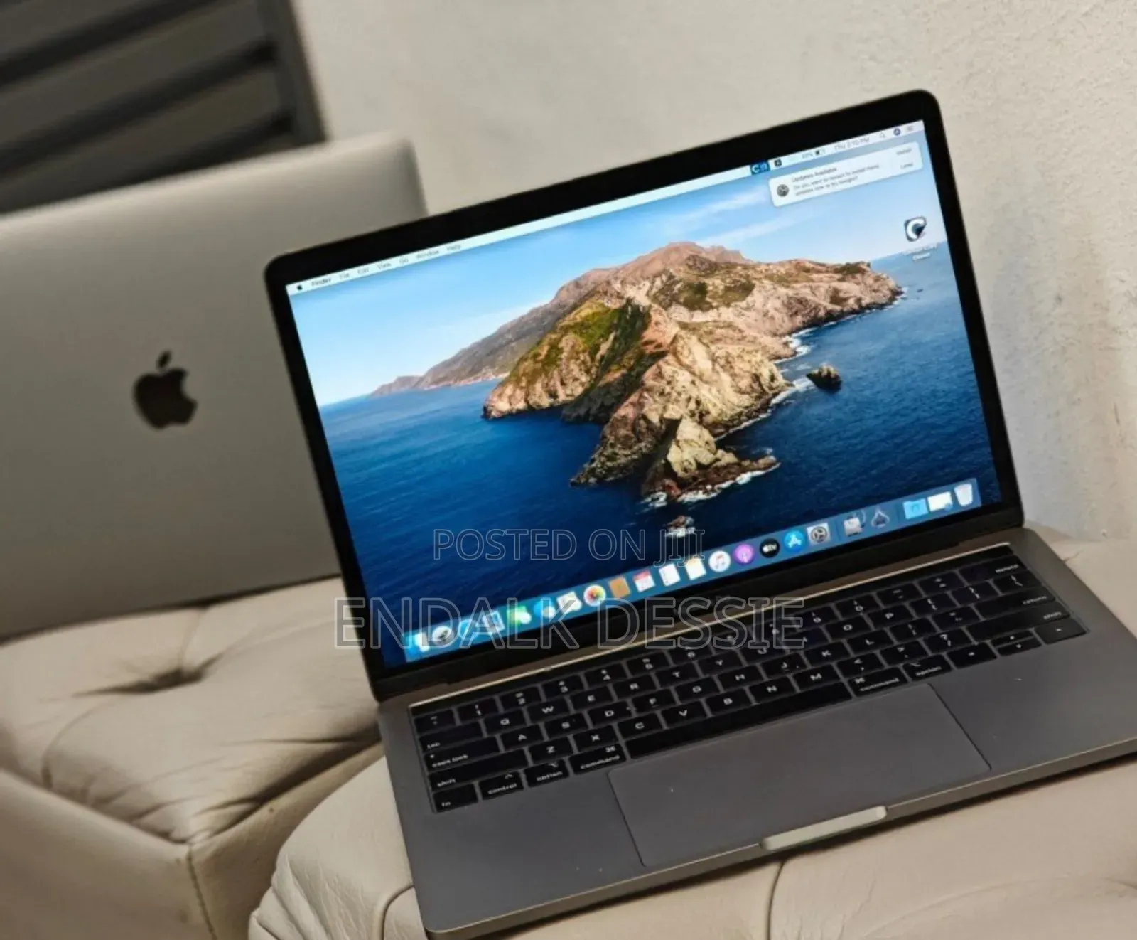 New Laptop Apple MacBook Pro 2019 16GB Intel Core i7 SSD 256GB