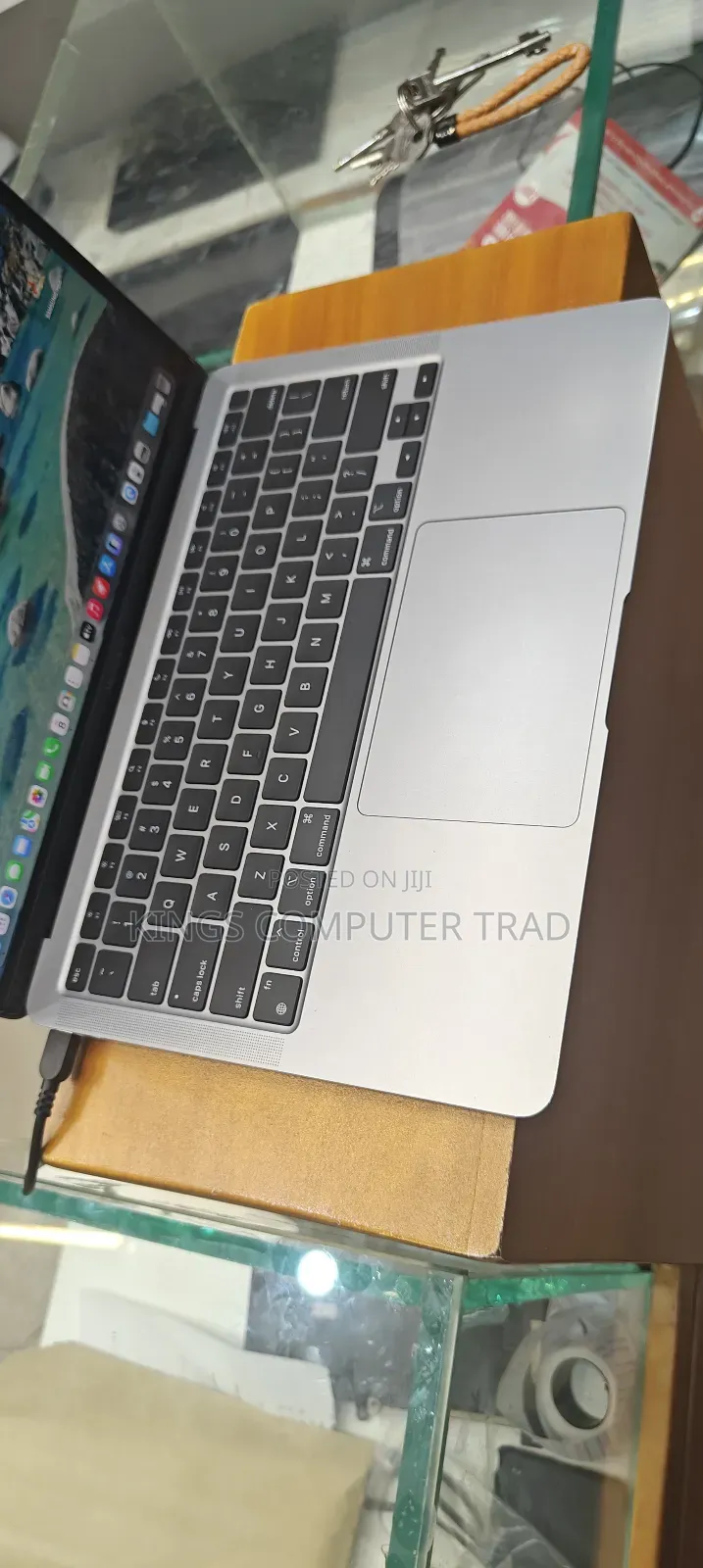 New Laptop Apple MacBook Air 2020 M1 8GB Apple M1 SSD 256GB