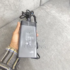 200 Watt Blue Pin Gaming Charger ** Brand New Out Put: 19.5 v -10a