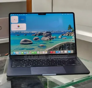 New Laptop Apple MacBook Air 2024 M3 13-inch 16GB Apple M3 SSD 512GB