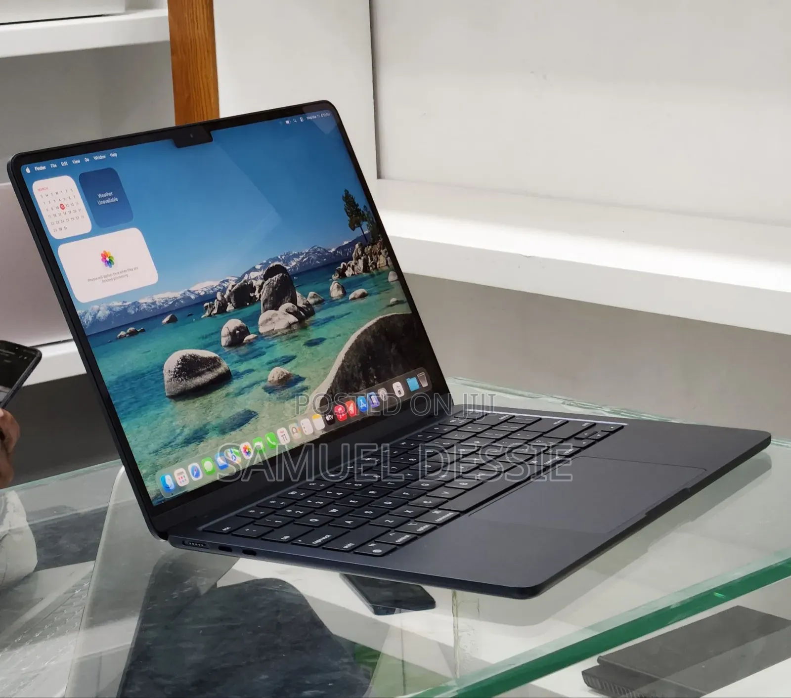 New Laptop Apple MacBook Air 2024 M3 13-inch 16GB Apple M3 SSD 512GB