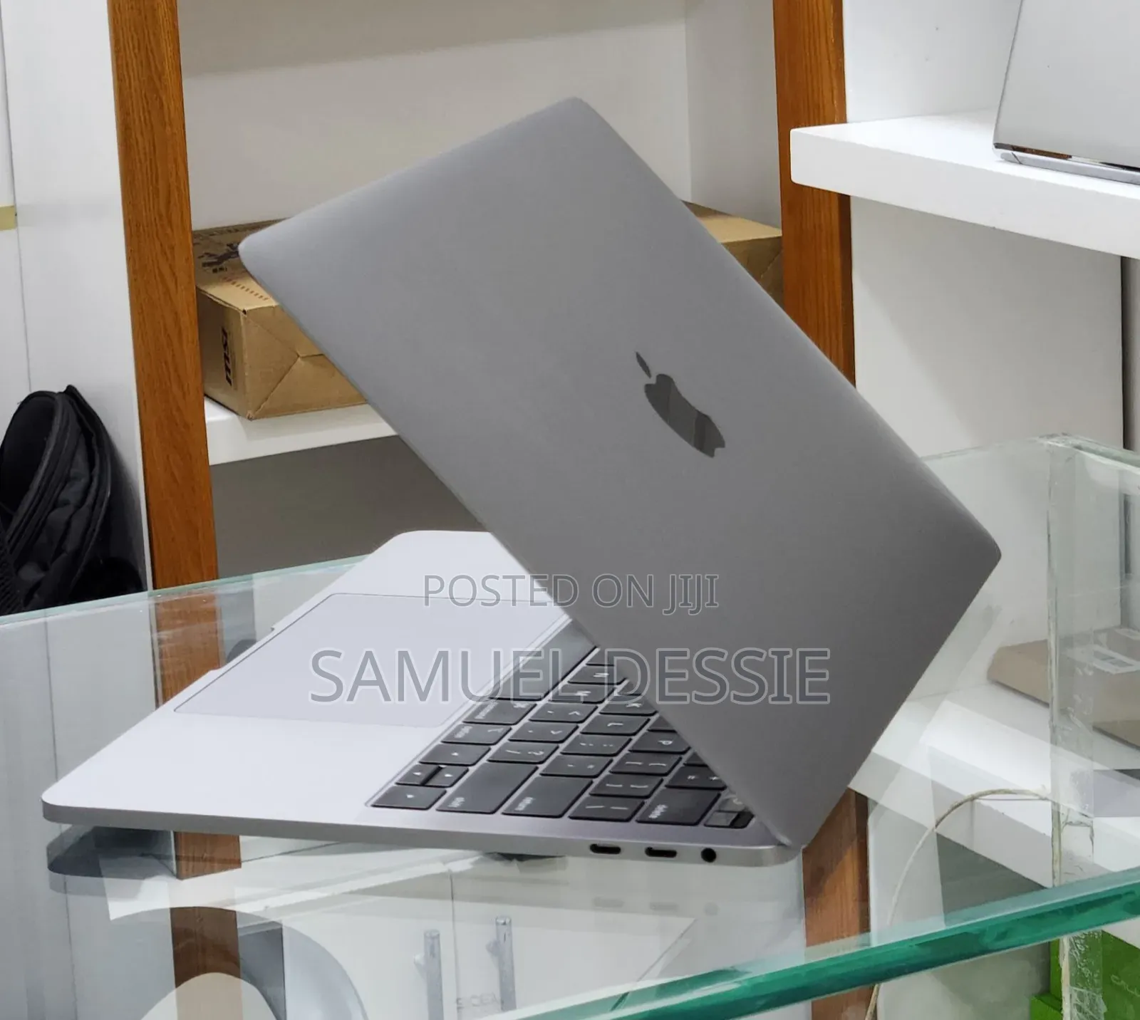 New Laptop Apple MacBook Pro 2020 M1 16GB Apple M1 SSD 256GB