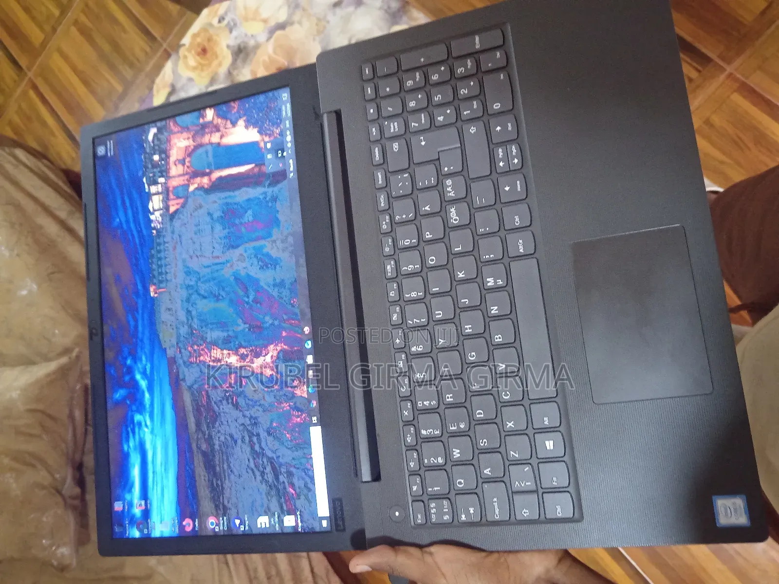 Laptop Lenovo V130-15IKB 8GB Intel Core i5 SSD 256GB