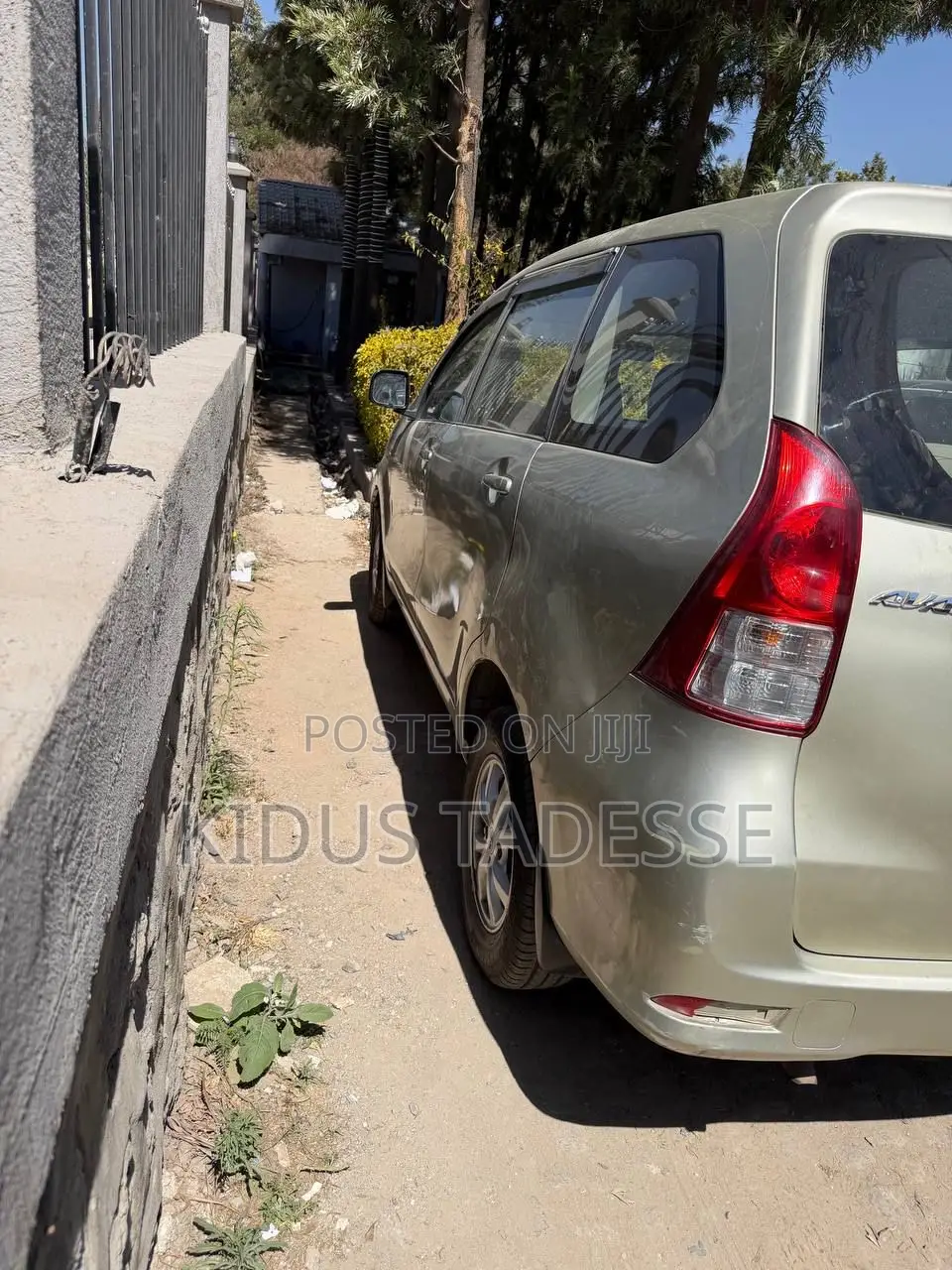 Toyota Avanza 2013 Gold