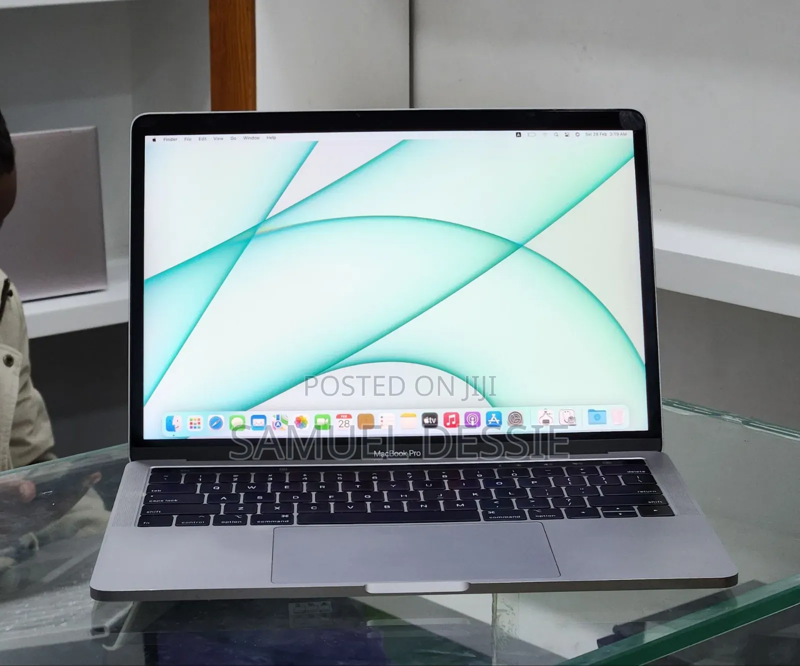 New Laptop Apple MacBook Pro 2019 16GB Intel Core i7 SSD 1T