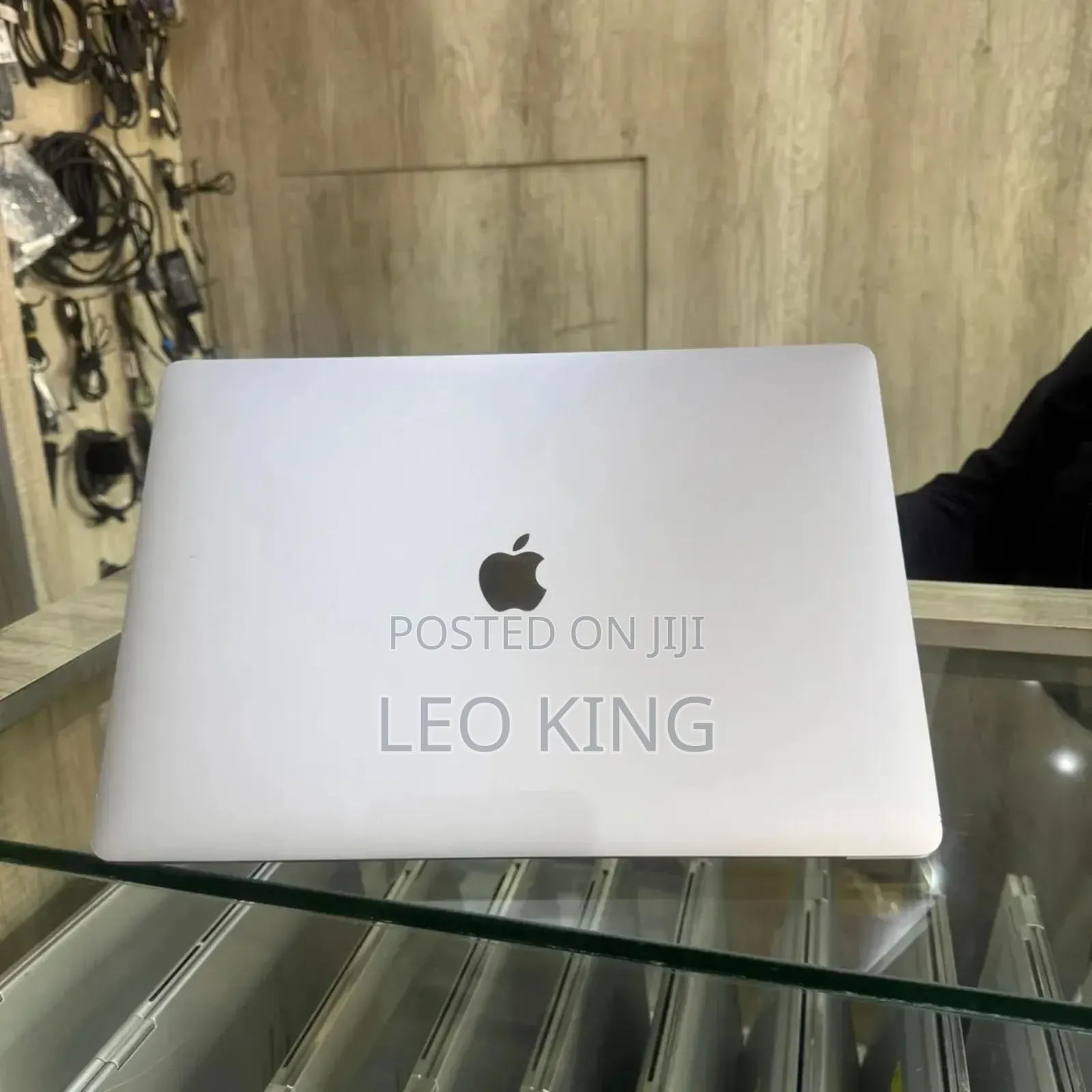 New Laptop Apple MacBook Pro 2019 32GB Intel Core i9 SSD 32GB