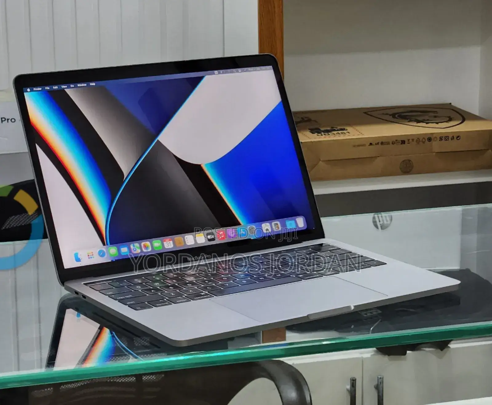 New Laptop Apple MacBook Pro M1 16GB Apple M1 Pro SSD 256GB