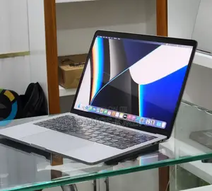 New Laptop Apple MacBook Pro M1 16GB Apple M1 Pro SSD 256GB