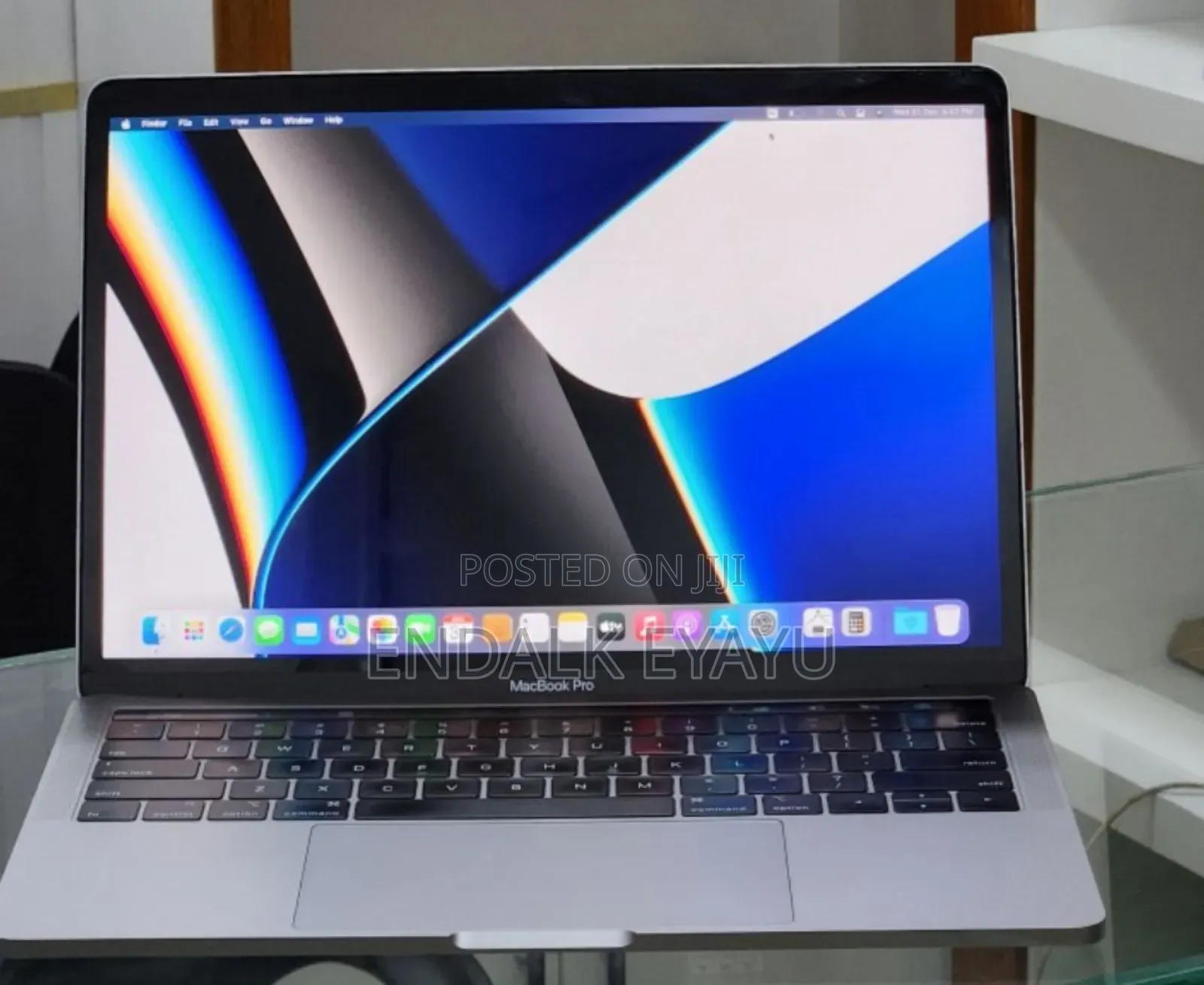 New Laptop Apple MacBook Pro 2020 M1 16GB Apple M1 Pro SSD 256GB