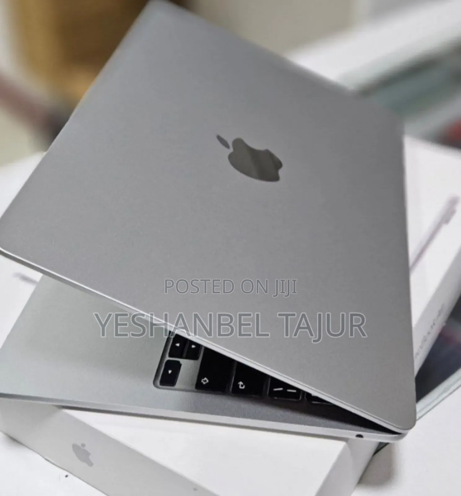 New Laptop Apple MacBook Air 2025 M4 13-inch 16GB Apple M4 SSD 256GB