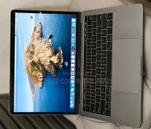 New Laptop Apple MacBook Pro 2019 16GB Intel Core i7 SSD 256GB