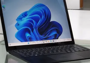 New Laptop Microsoft Surface Laptop 4 16GB Intel Core i7 SSD 512GB