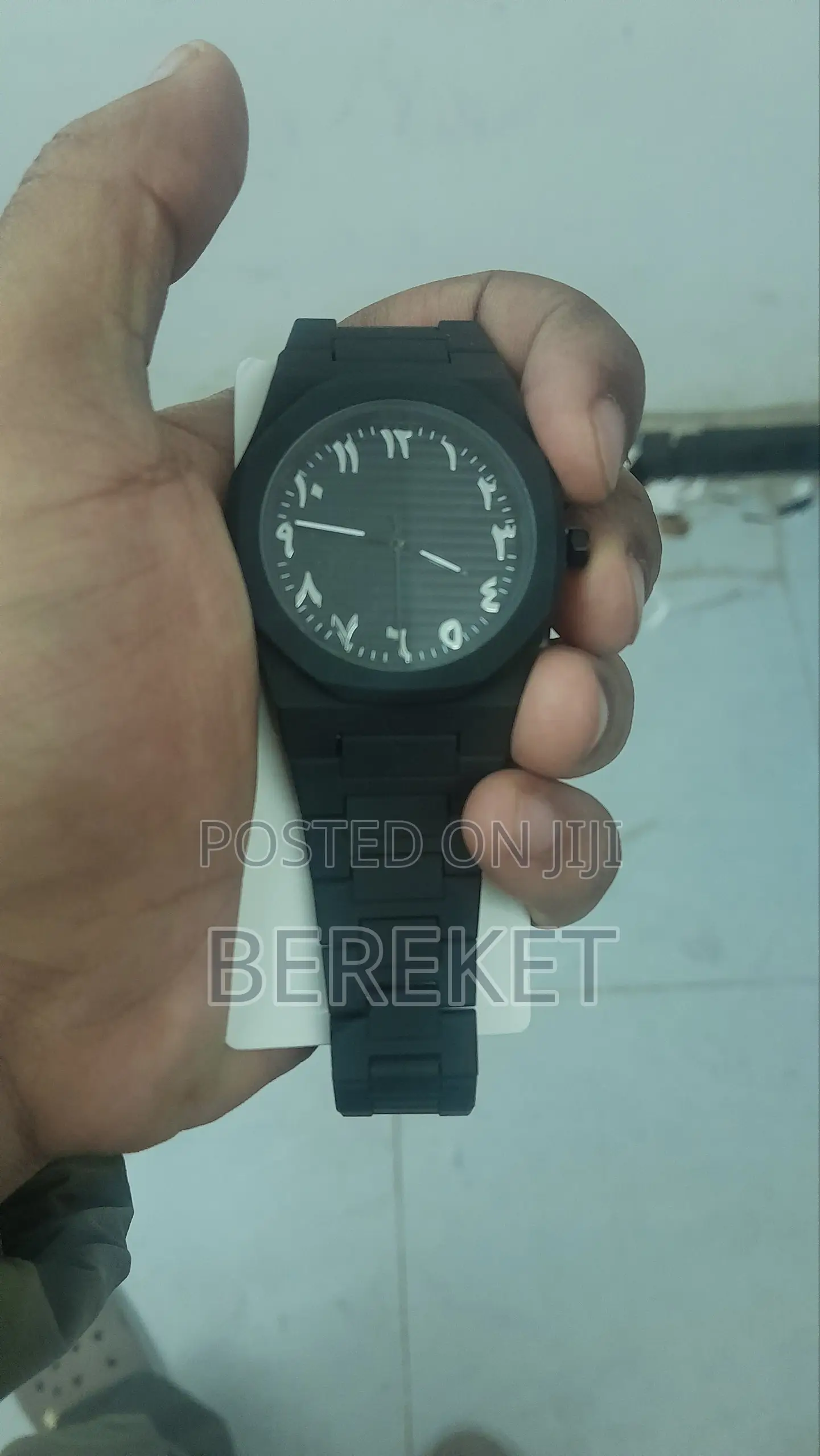 Matte Black Quartz Wristwatch With Arabic Number.