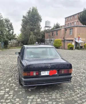 Mercedes-Benz 190 E 2.3 1985 Blue