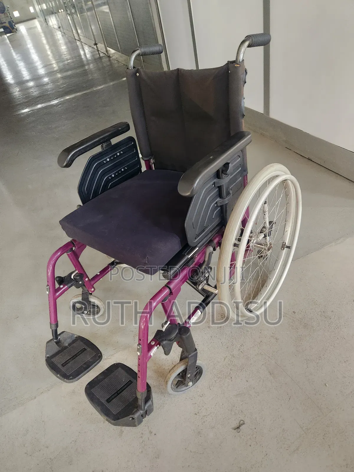 የአውሮፓ ዊልቸር Wilcair Gari Wheelchair Mesical Wheelchair Safe and Strong