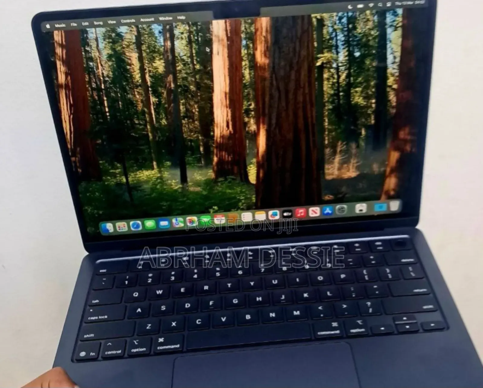 New Laptop Apple MacBook Air 2025 M4 13-inch 16GB Apple M4 SSD 256GB
