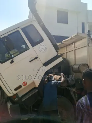 Nissan Ud ገልባጭ