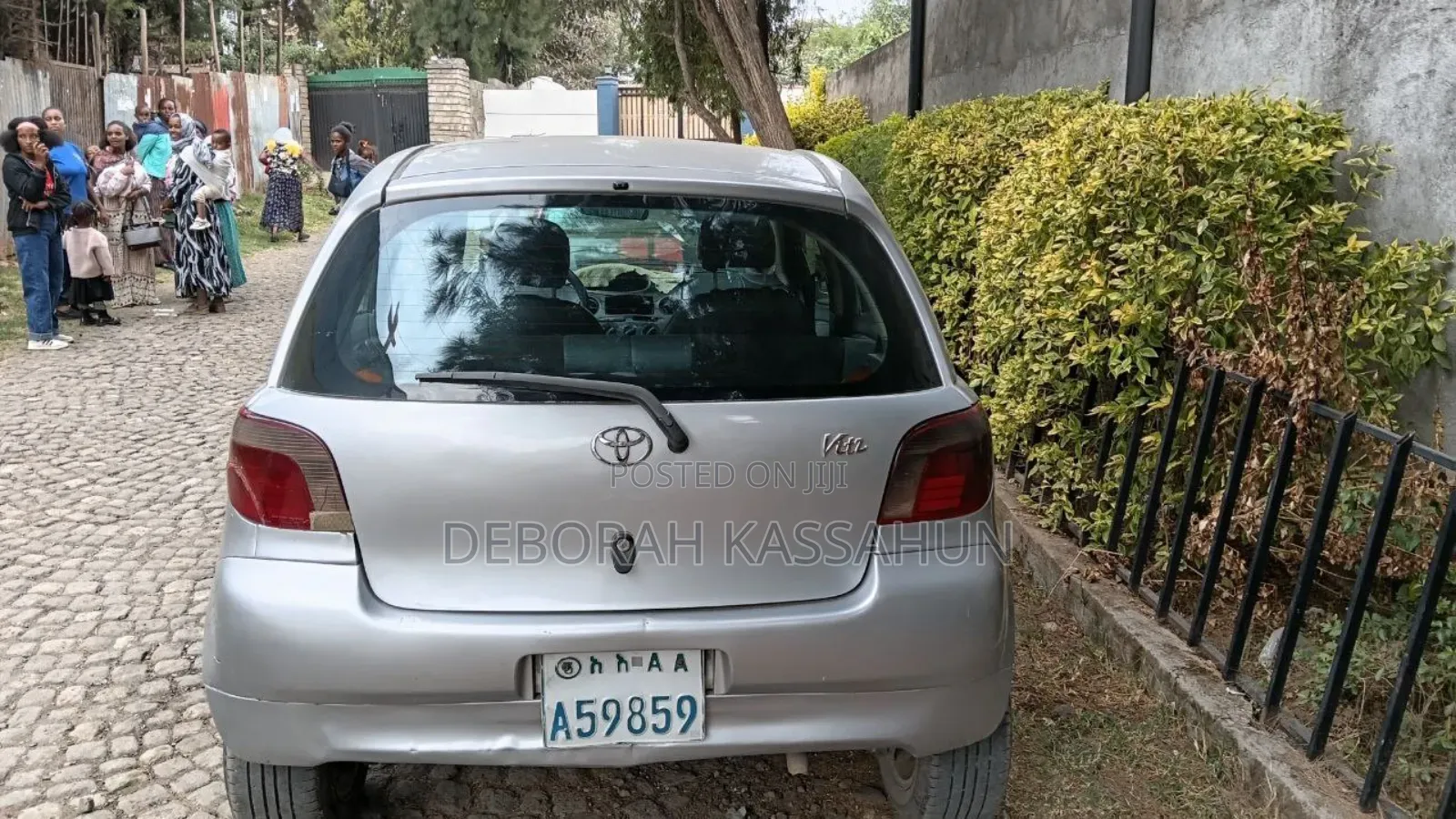 Toyota Vitz 2000 Silver