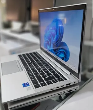 New Laptop HP EliteBook 840 G8 16GB Intel Core i7 SSD 512GB