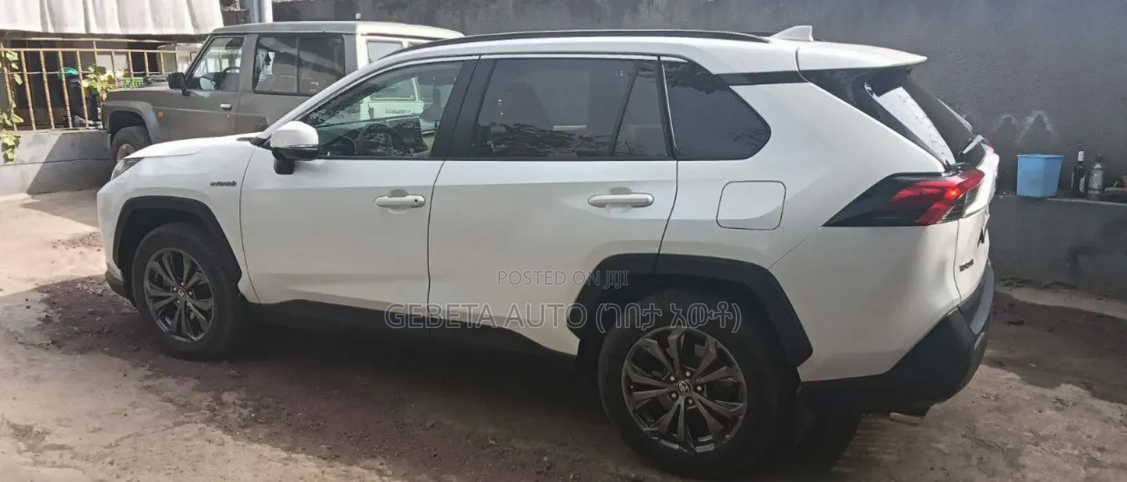 Toyota RAV4 2022 White