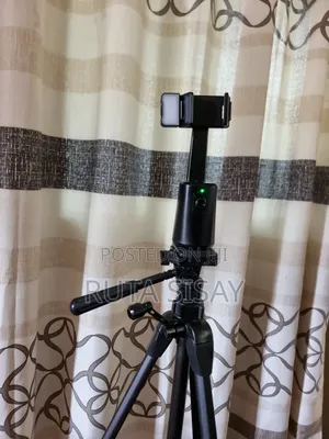 A 200. 360° Auto Face Tracking Phone Holder Tracking Cam