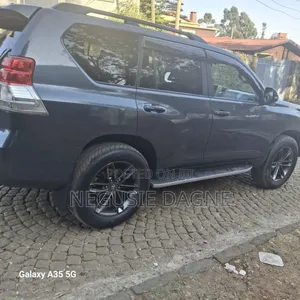 Toyota Land Cruiser 2015 Black