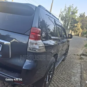 Toyota Land Cruiser 2015 Black