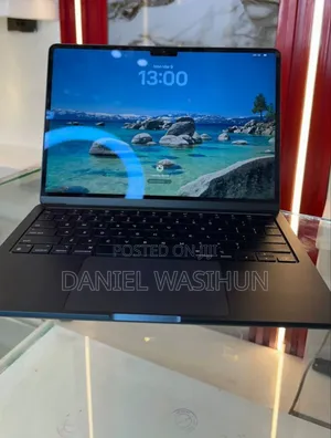 New Laptop Apple MacBook Air 2024 M3 13-inch 16GB Apple M3 SSD 512GB