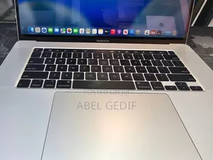 New Laptop Apple MacBook Pro 2019 16GB Intel Core i7 SSD 512GB