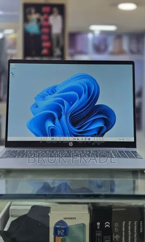 New Laptop HP Pavilion 15 16GB Intel Core 5 SSD 512GB