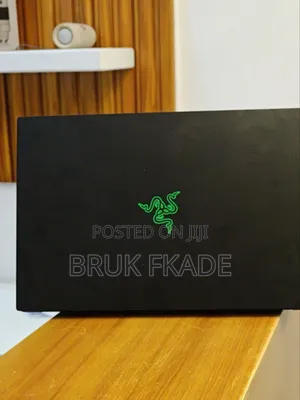 New Laptop Razer Blade 16GB Intel Core i7 SSD 512GB