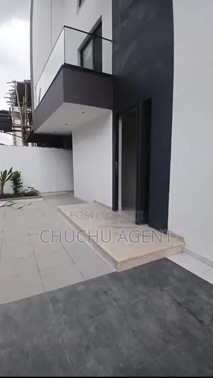 8bdrm House in Bole for sale