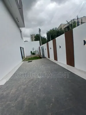 8bdrm House in Bole for sale